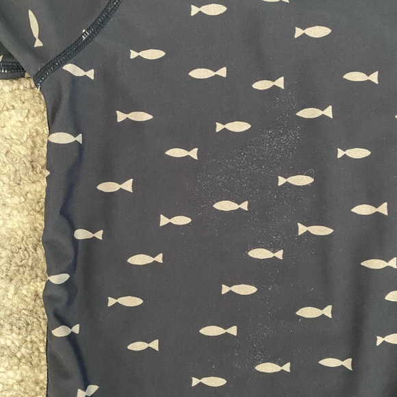 Tea Collection fish short sleeved rashguard - Picture 2 of 5